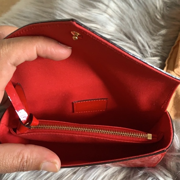 Louis Vuitton Monogram Pochette Lucie - Picture 9 of 12